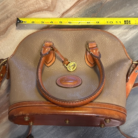 Dooney & Bourke- Classic Tan Leather Handbag - Picture 11 of 13